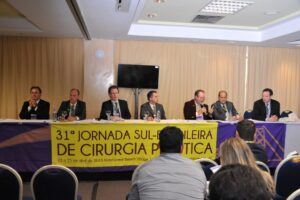 Dr. Marcio Grave na Mesa de Rinoplastia – Jornada Sul Brasileira de Cirurgia Plástica – SBCP